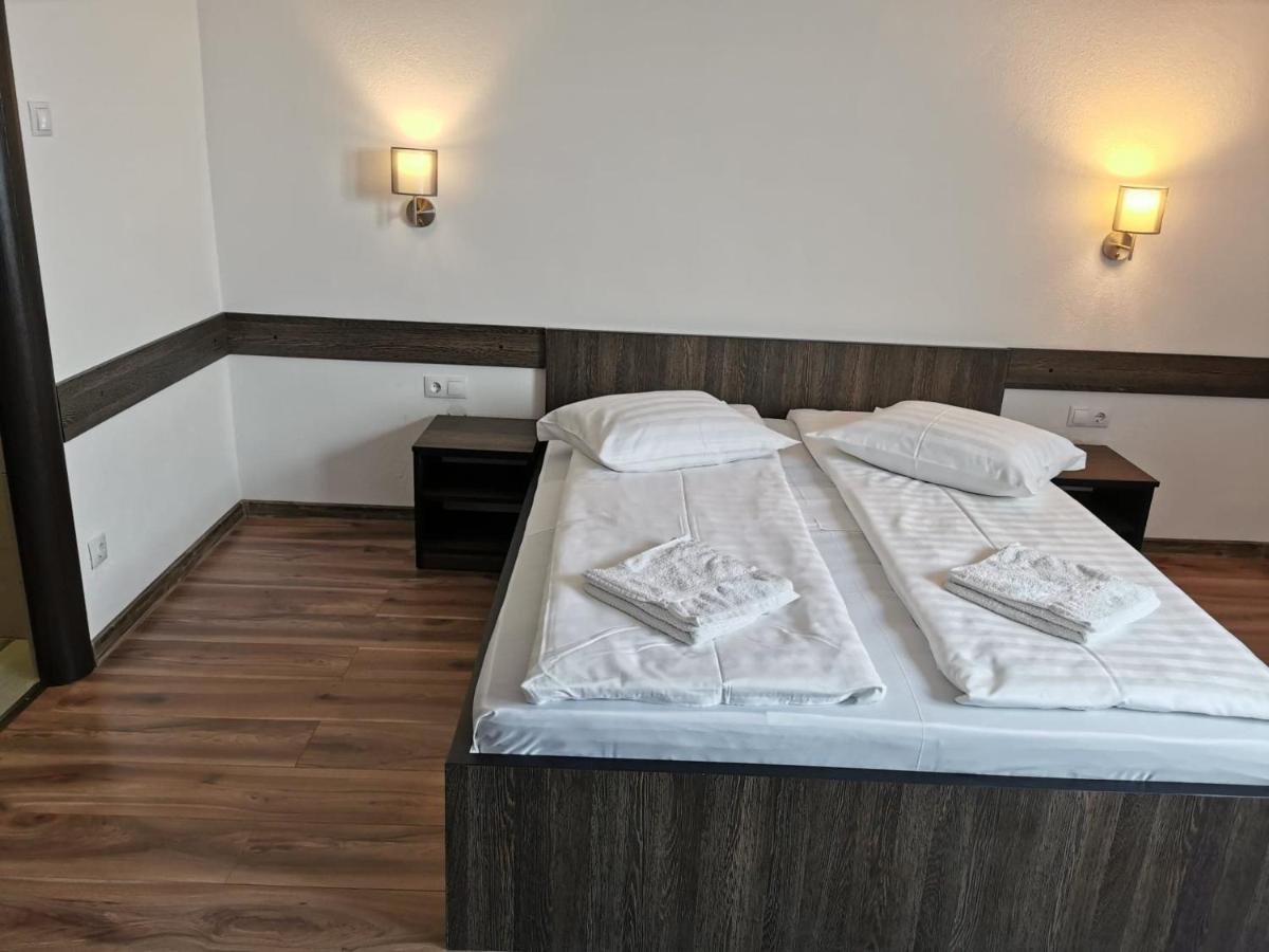 Hotel Tranzit Odorheiu Secuiesc Exteriér fotografie