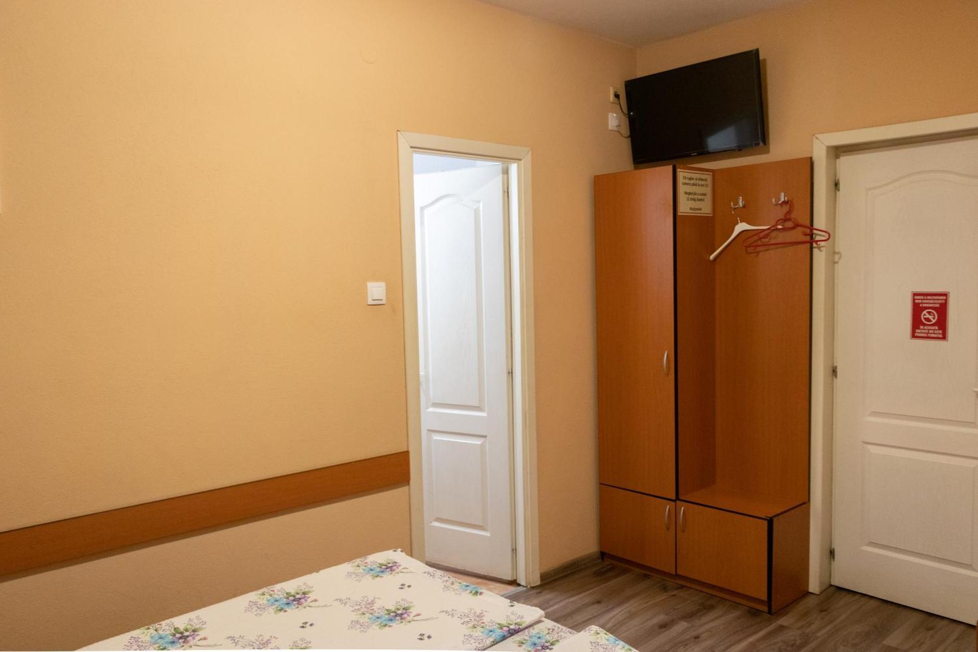 Hotel Tranzit Odorheiu Secuiesc Exteriér fotografie