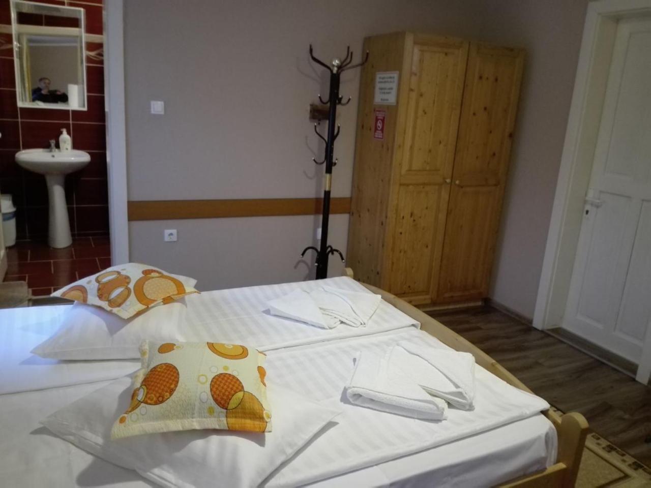 Hotel Tranzit Odorheiu Secuiesc Exteriér fotografie