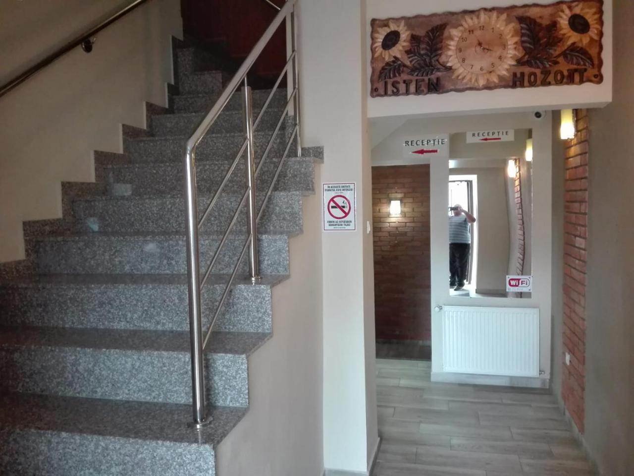 Hotel Tranzit Odorheiu Secuiesc Exteriér fotografie